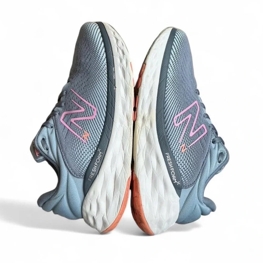 New Balance Blue and Pink Women's Sneakers - Picture 8 of 11